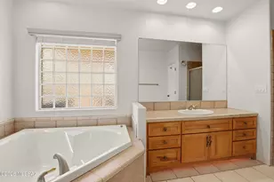 1911 N El Moraga Dr, Tucson, AZ 85745 - Photo 10