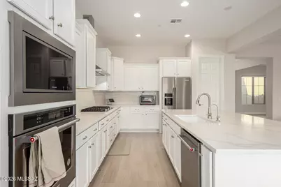 2751 W Plateau Ridge Drive, Oro Valley, AZ 85742 - Photo 18
