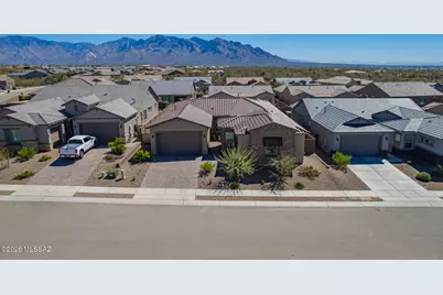 2751 W Plateau Ridge Drive, Oro Valley, AZ 85742 - Photo 2