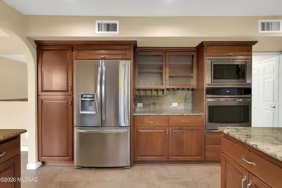 7112 N Chimney Rock Place, Tucson, AZ 85718 - Photo 10