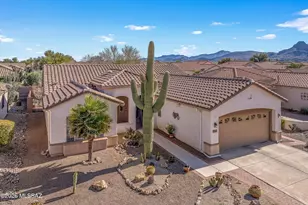 7515 W Suncatcher Dr, Tucson, AZ 85743 - Photo 2