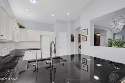7515 W Suncatcher Drive, Tucson, AZ 85743 - Photo 16