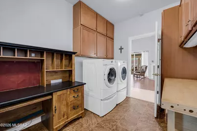 7515 W Suncatcher Drive, Tucson, AZ 85743 - Photo 10