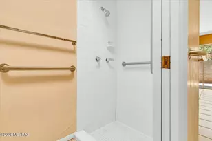 1635 E Kleindale Rd, Tucson, AZ 85719 - Photo 34