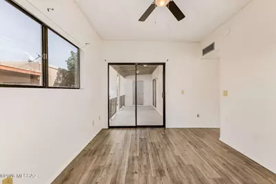 1949 N Swan Road #UNIT 27, Tucson, AZ 85712 - Photo 16