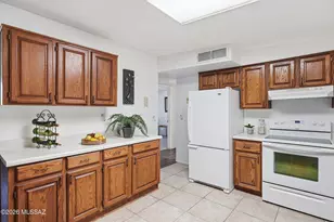 9332 E Trail Ridge Pl, Tucson, AZ 85710 - Photo 16