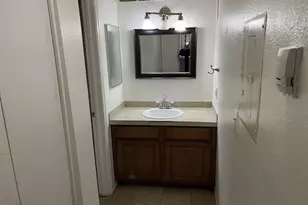 1810 E Blacklidge Dr, Tucson, AZ 85719 - Photo 2