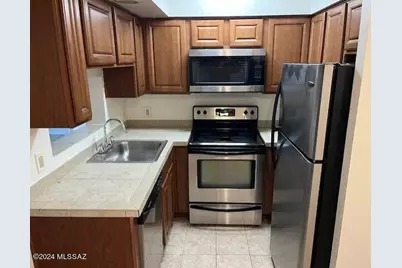 1810 E Blacklidge Drive #403, Tucson, AZ 85719 - Photo 1