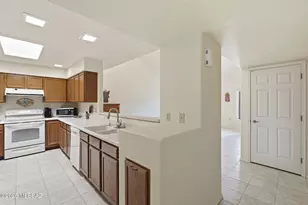 8647 N Little Oak Ln, Tucson, AZ 85704 - Photo 8