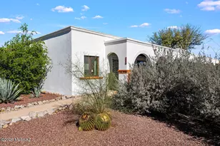 290 S Paseo Aguila, Green Valley, AZ 85614 - Photo 2