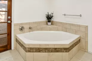 8625 N Sunnyslope Dr, Tucson, AZ 85704 - Photo 20