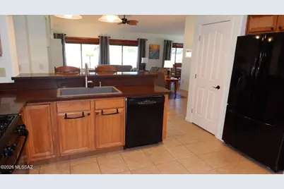 1847 E Desert Lark Pass, Green Valley, AZ 85614 - Photo 8
