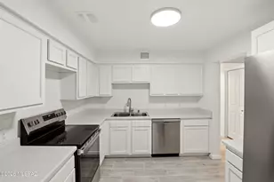 6342 N Barcelona Ln, Tucson, AZ 85704 - Photo 8