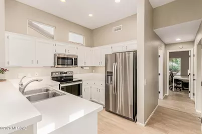 2382 E Cargondera Canyon Drive, Oro Valley, AZ 85755 - Photo 24