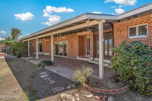 9240 E Sierra St, Tucson, AZ 85710 - Photo 32