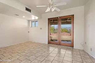 9240 E Sierra St, Tucson, AZ 85710 - Photo 12