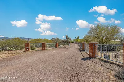 9240 E Sierra Street, Tucson, AZ 85710 - Photo 6