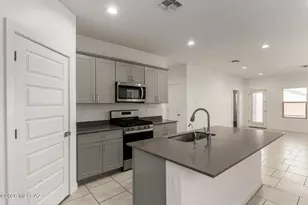 12727 E Joffroy Dr, Vail, AZ 85641 - Photo 8