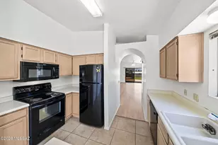 184 E Camino De Diana, Green Valley, AZ 85614 - Photo 14