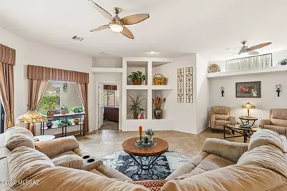 668 W Camino Del Bondadoso, Green Valley, AZ 85614 - Photo 6