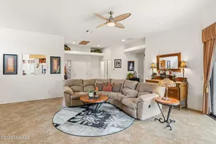 668 W Camino del Bondadoso, Green Valley, AZ 85614 - Photo 8