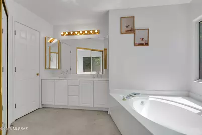 11079 N Mountain Breeze Drive, Oro Valley, AZ 85737 - Photo 30