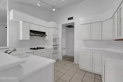 11079 N Mountain Breeze Drive, Oro Valley, AZ 85737 - Photo 6