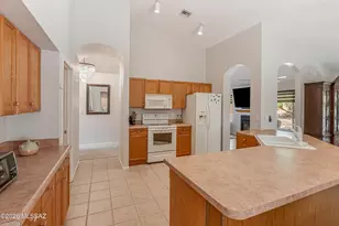 10151 E Mountain Manor Dr, Tucson, AZ 85730 - Photo 10