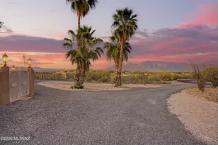 1611 N Blue Ridge Rd, Tucson, AZ 85745 - Photo 4