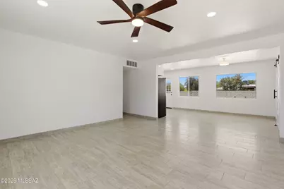 4555 E 10th Street, Tucson, AZ 85711 - Photo 8