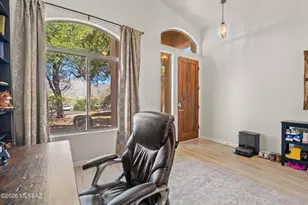 4521 N Scenic Mountain Dr, Tucson, AZ 85750 - Photo 4