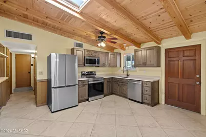 7224 E Paseo San Andres S, Tucson, AZ 85710 - Photo 2
