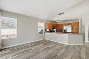 4702 W Gatehinge Ct, Tucson, AZ 85741 - Photo 6