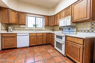 3352 N Riverbend Ci Circle N, Tucson, AZ 85750 - Photo 6