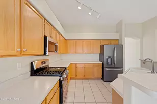 10961 E Desert Senna Dr, Tucson, AZ 85748 - Photo 12