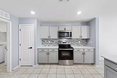 8018 S Golden Bell Drive, Tucson, AZ 85747 - Photo 12