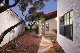 5898 N Misty Ridge Dr, Tucson, AZ 85718 - Photo 8