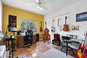 1383 W Camino Calderon, Green Valley, AZ 85622 - Photo 16