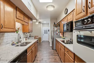1331 W Calle Serrano, Green Valley, AZ 85622 - Photo 6