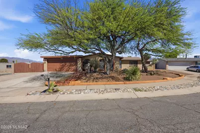 694 N Colette Circle, Tucson, AZ 85748 - Photo 2