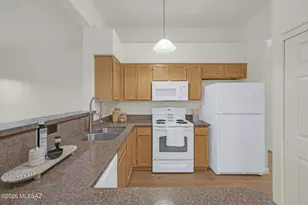 7667 E Park View Dr, Tucson, AZ 85715 - Photo 12