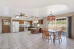 8710 N Hickory Dr, Tucson, AZ 85704 - Photo 14
