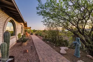 630 E Windward Cir, Oro Valley, AZ 85704 - Photo 2