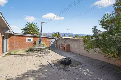 2272 E Blacklidge Drive, Tucson, AZ 85719 - Photo 24