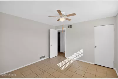 2272 E Blacklidge Drive, Tucson, AZ 85719 - Photo 20