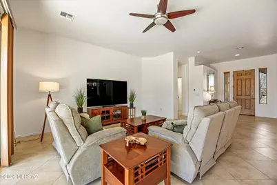 1131 W Tenniel Drive, Green Valley, AZ 85614 - Photo 8