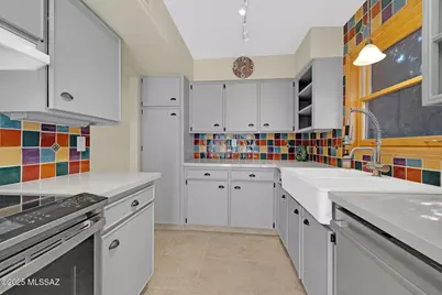 2561 E Cerrada Adelita, Tucson, AZ 85718 - Photo 10
