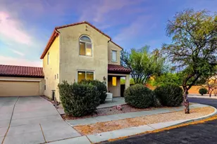 10581 E River Stone Ct, Tucson, AZ 85747 - Photo 2