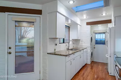6250 N Campbell Avenue, Tucson, AZ 85718 - Photo 18