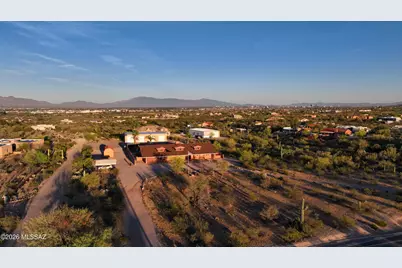 3636 N El Moraga Drive, Tucson, AZ 85745 - Photo 2